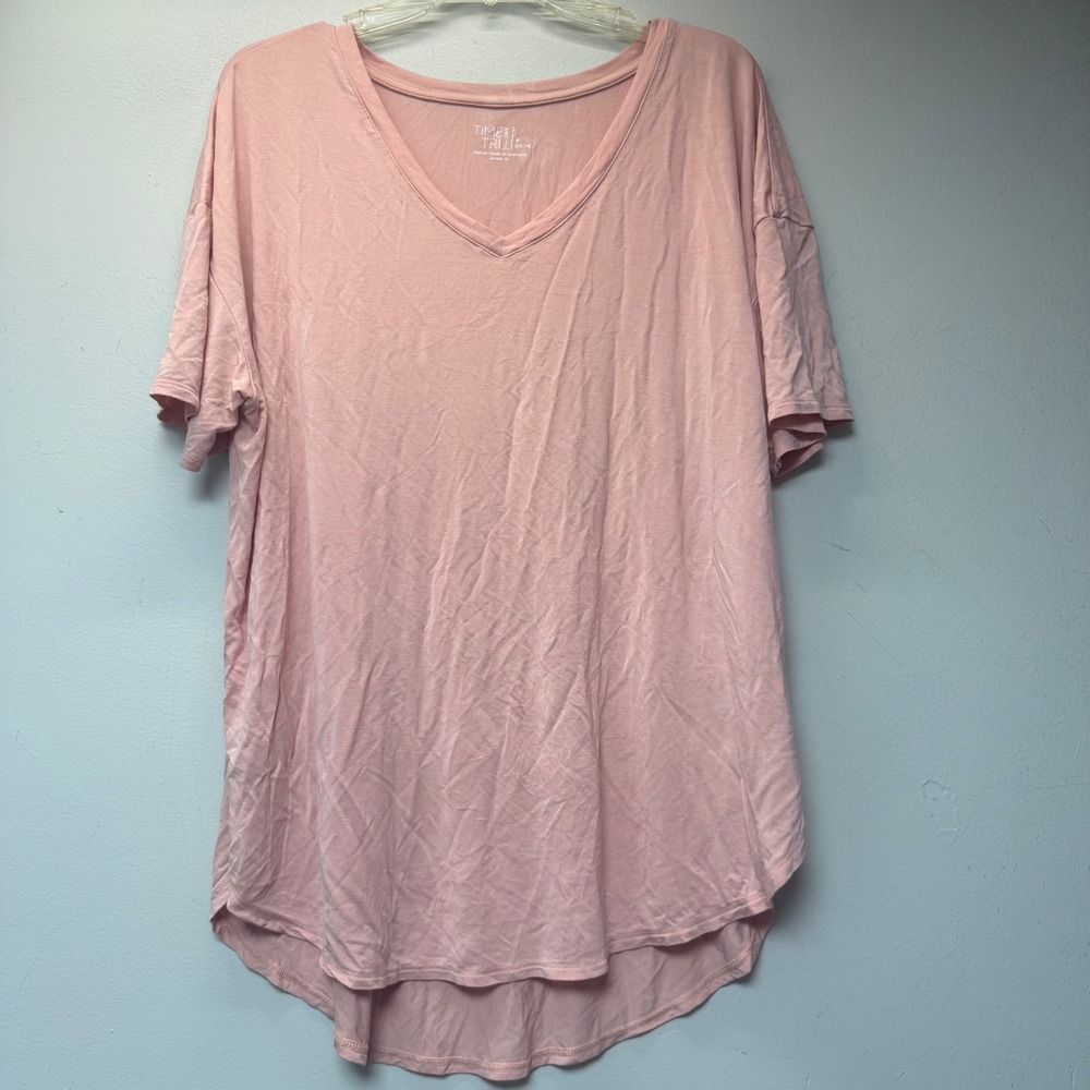Time and Tru T-Shirt Women L Pink Excellent V-Neck High-Low Hem Relaxed Fit
